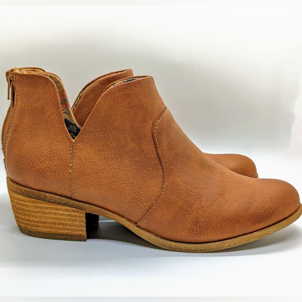 B.O.C. | Women's Tan Booties | Stacked Heel | Size 9 | Ankle Boots